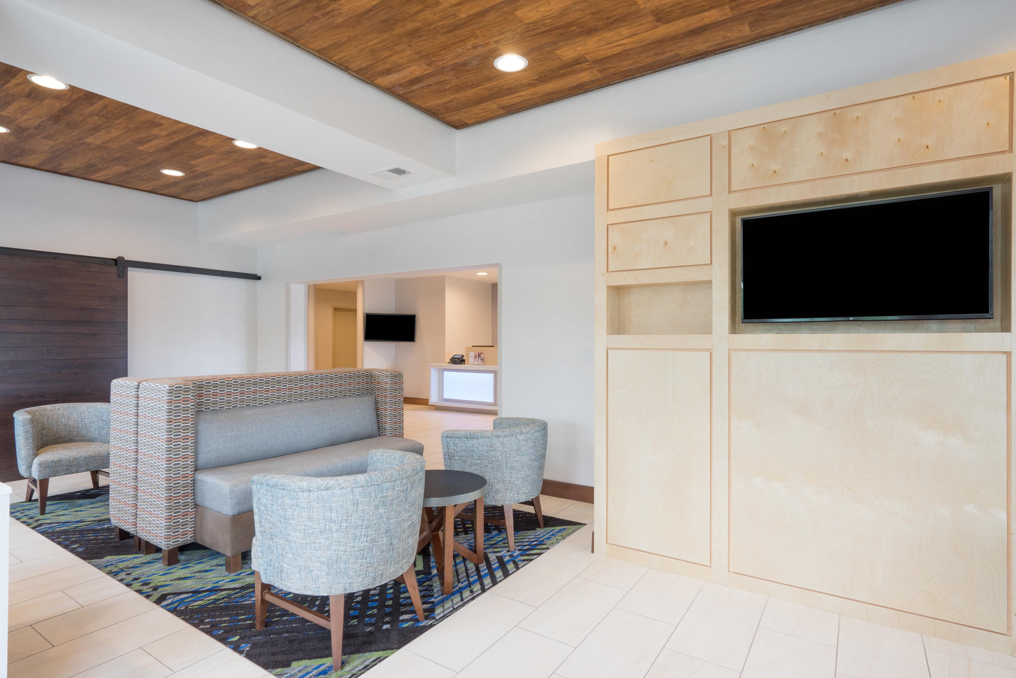 Holiday Inn Express Hotel & Suites Frankfort By Ihg Dış mekan fotoğraf