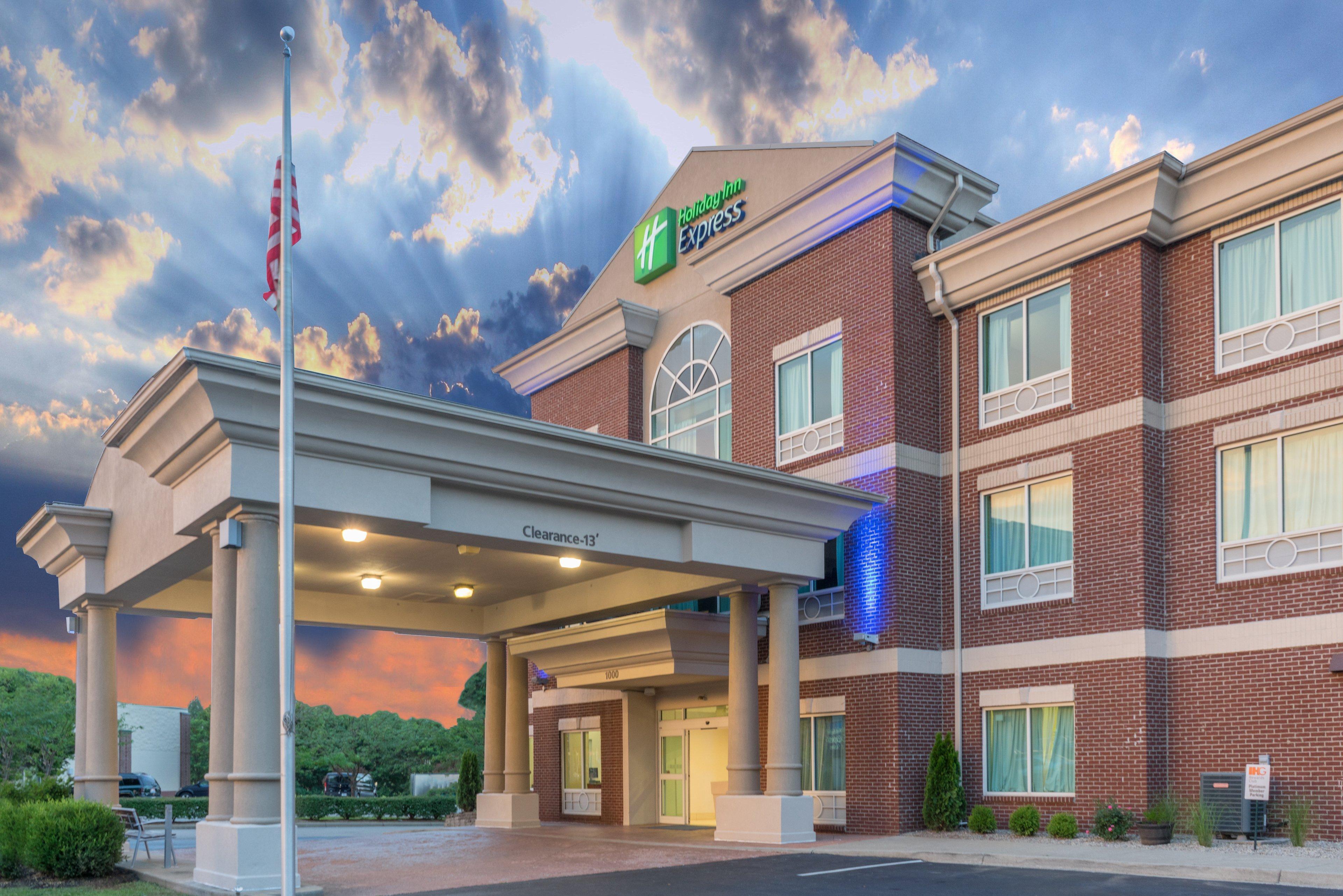 Holiday Inn Express Hotel & Suites Frankfort By Ihg Dış mekan fotoğraf