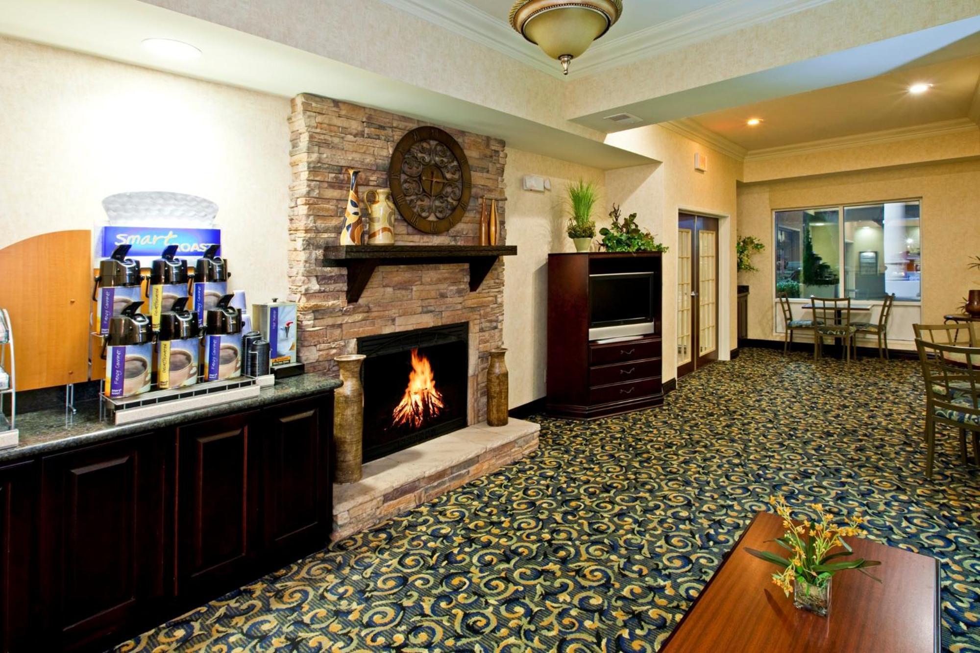Holiday Inn Express Hotel & Suites Frankfort By Ihg Dış mekan fotoğraf
