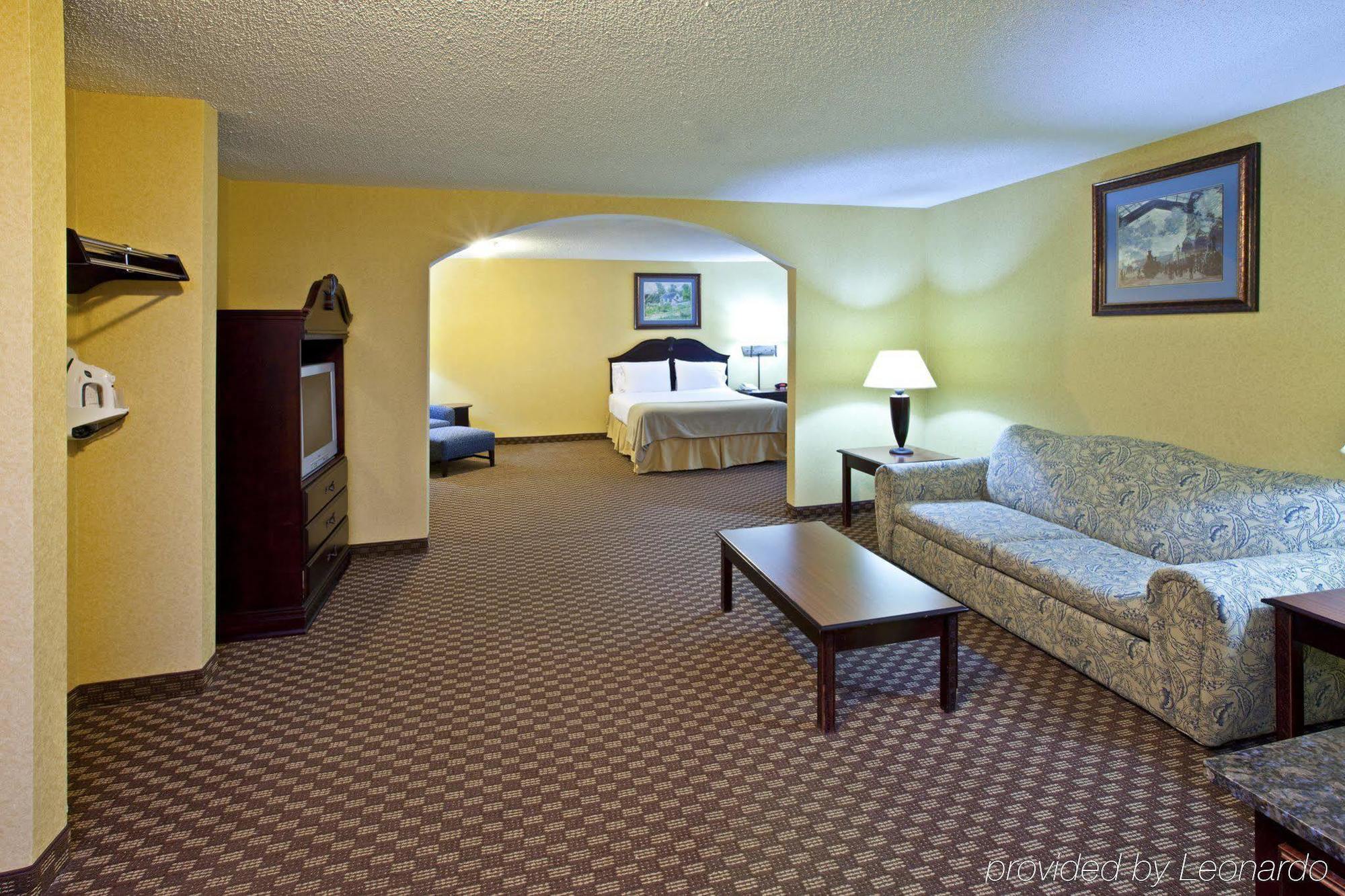 Holiday Inn Express Hotel & Suites Frankfort By Ihg Oda fotoğraf